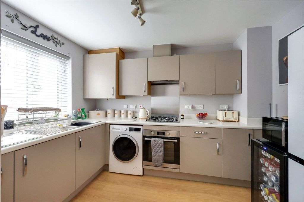 Property photo 2 of 17 Picture No. 02