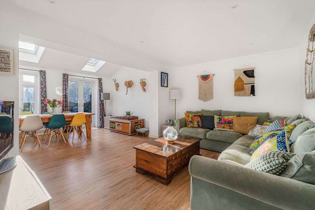 Property photo 2 of 19