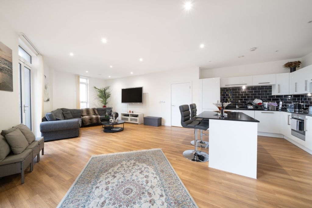 Property photo 1 of 10 968075 (2)