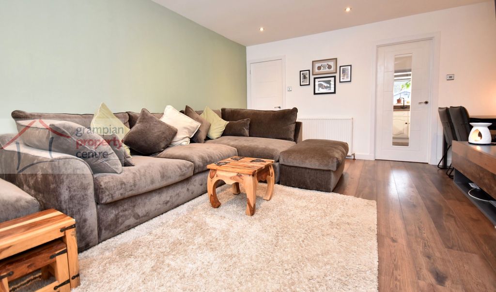 Property photo 2 of 26 Lounge .Jpg