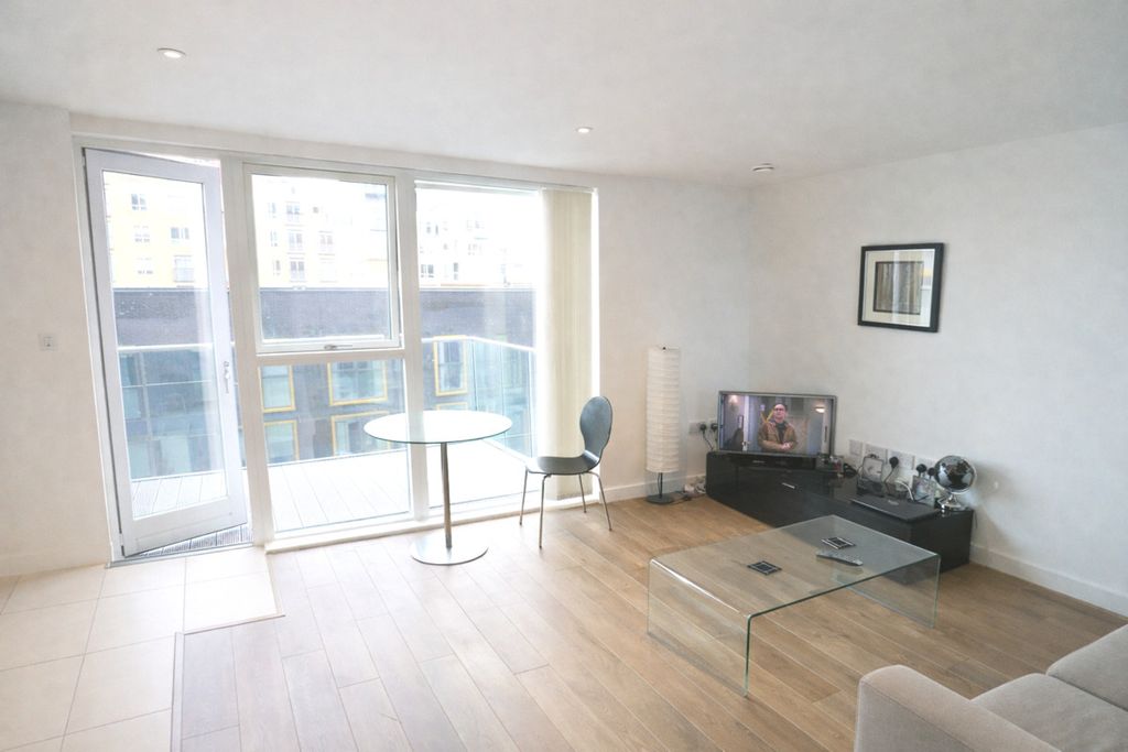 Property photo 3 of 11