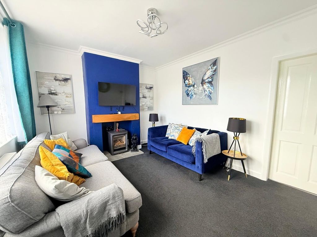 Property photo 1 of 13 Image