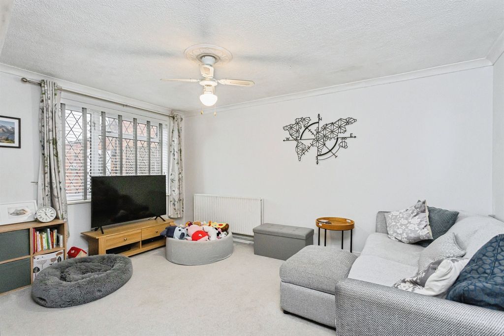 Property photo 3 of 19