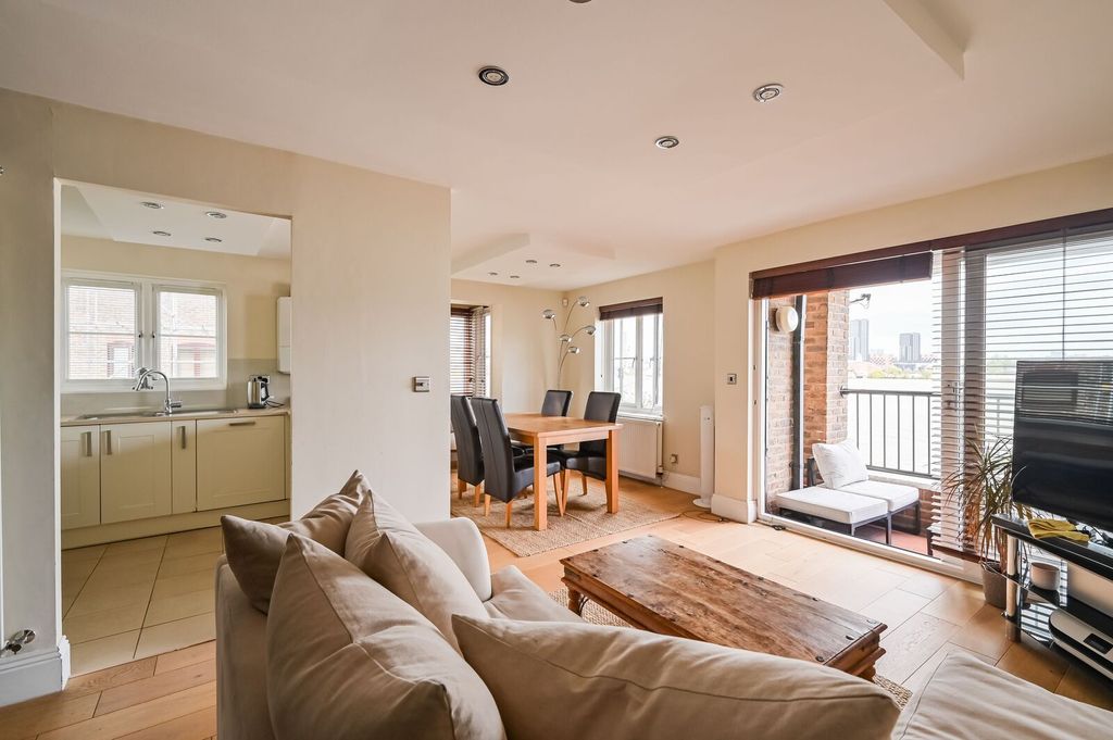Property photo 1 of 23