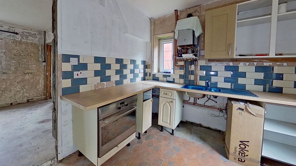 Property photo 3 of 20