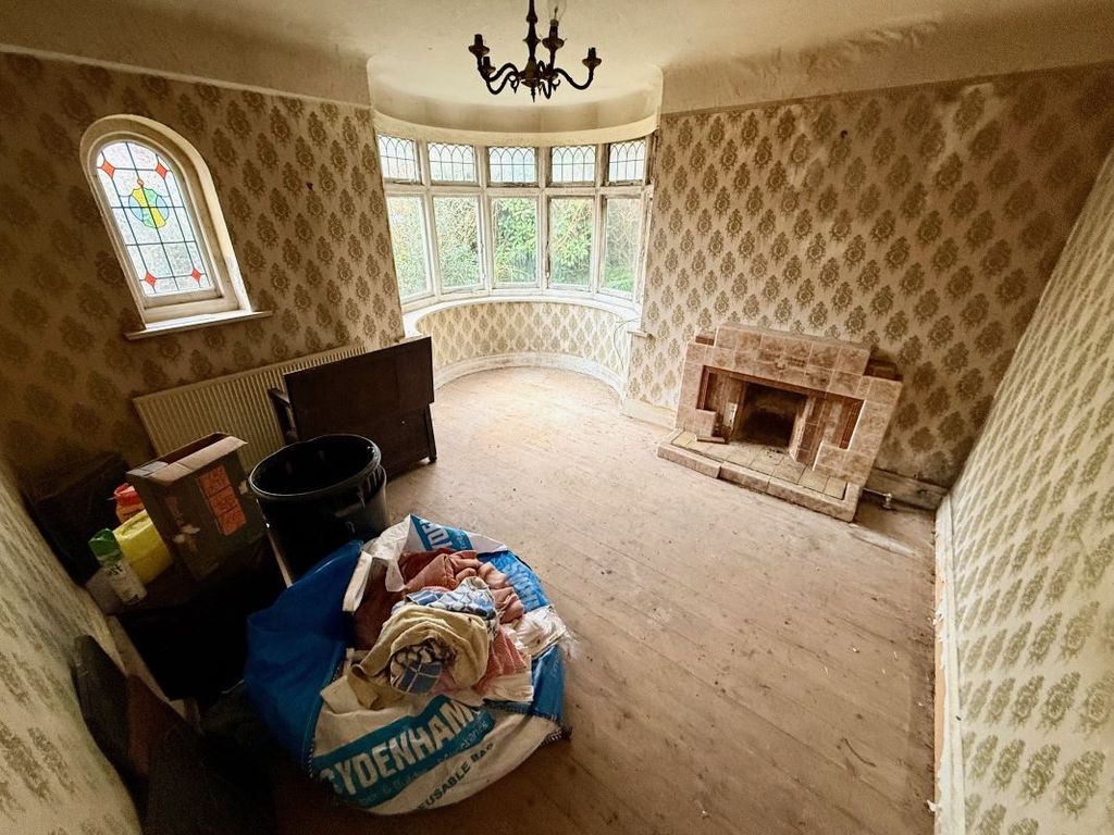 Property photo 3 of 18