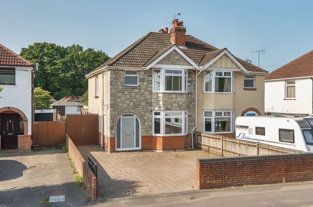 Property photo 1 of 12 1342201-6-689Efe5...