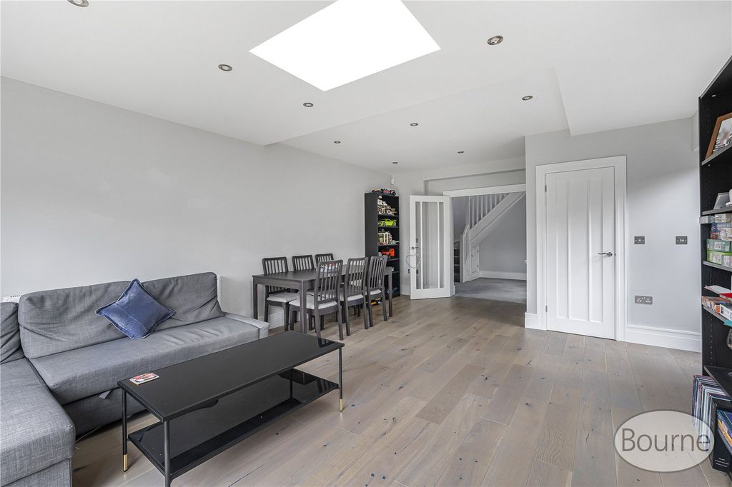 Property photo 3 of 20 Picture No. 31