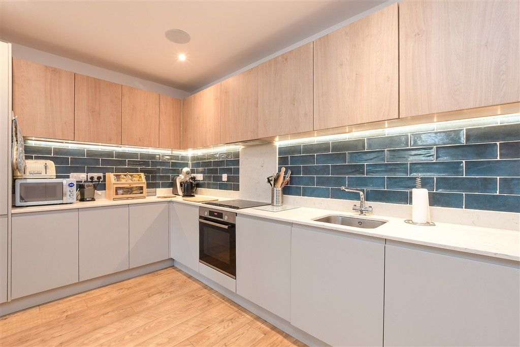 Property photo 3 of 18 Kitchen/Diner
