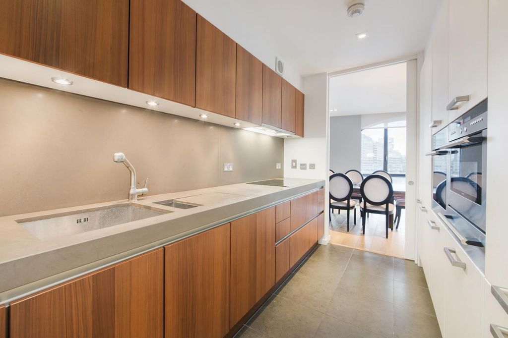 Property photo 2 of 14 (Main)