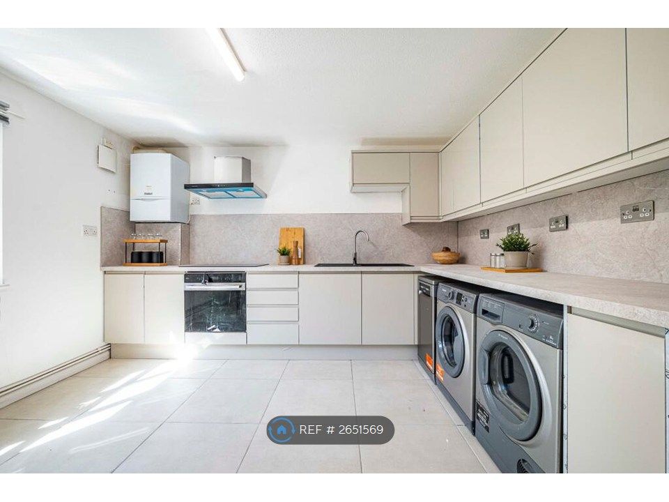 Property photo 1 of 15 Kitchen