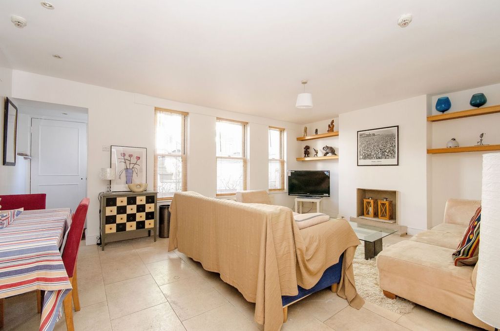 Property photo 3 of 9