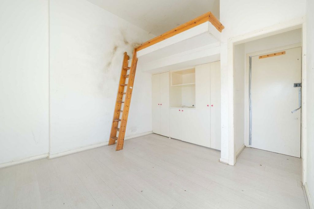 Property photo 3 of 4