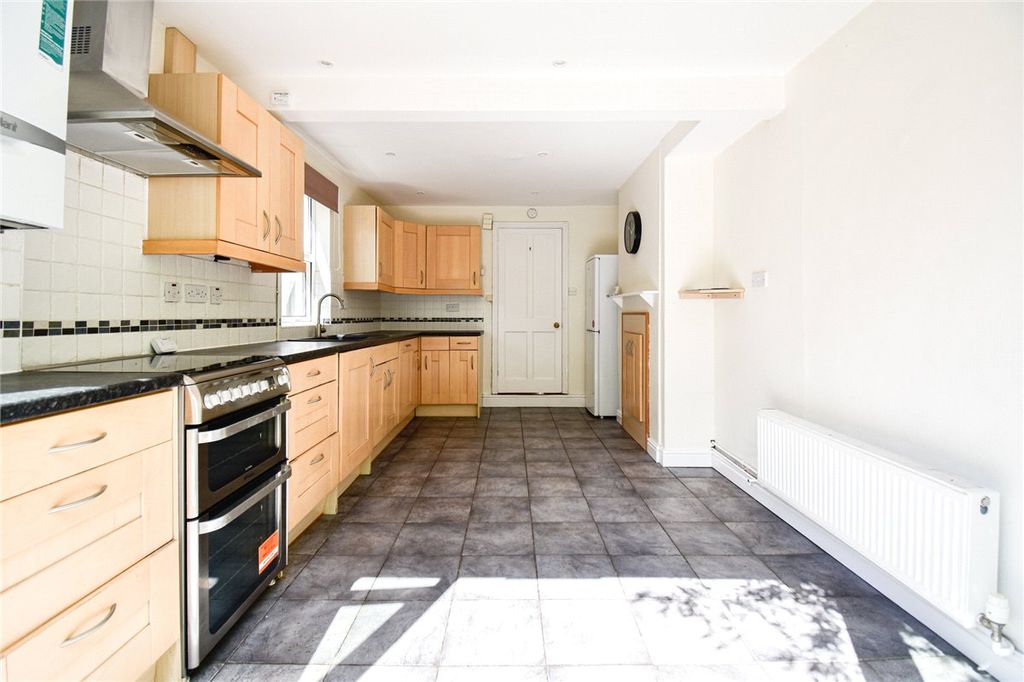 Property photo 3 of 11 Picture No. 51