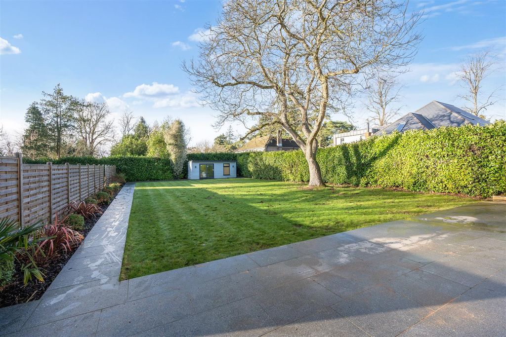 Property photo 3 of 4 Windlesham- (1).Jpg