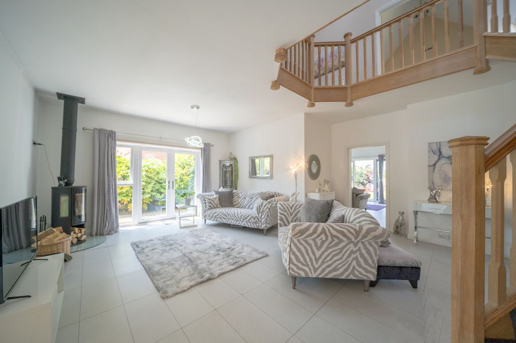 Property photo 2 of 33 Dsc00226-Hdr-Edit