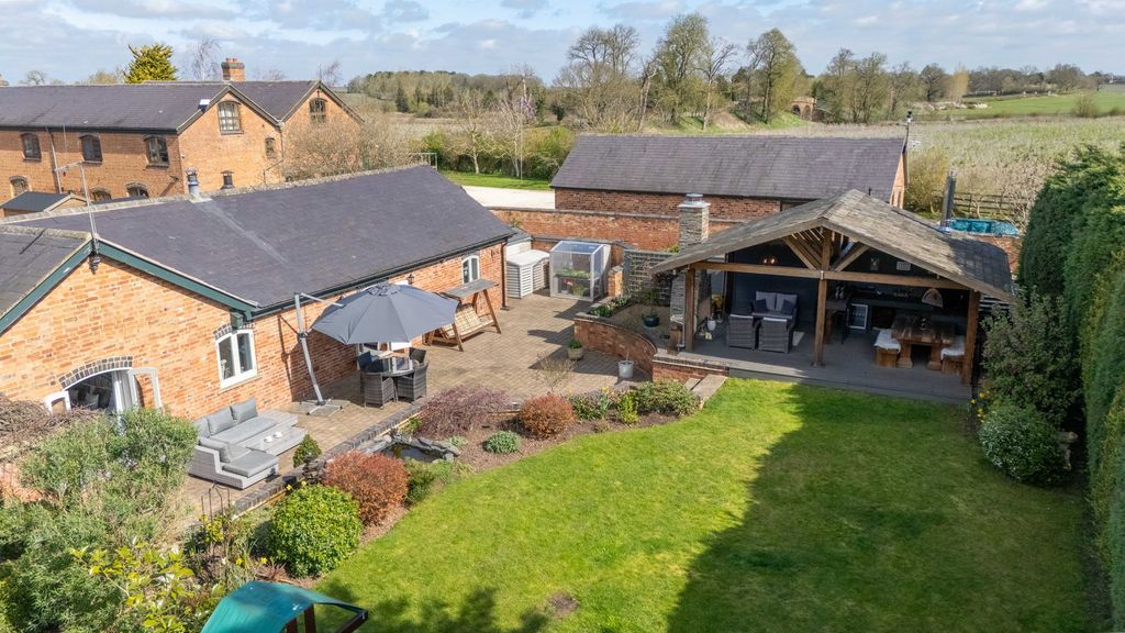 Property photo 3 of 25