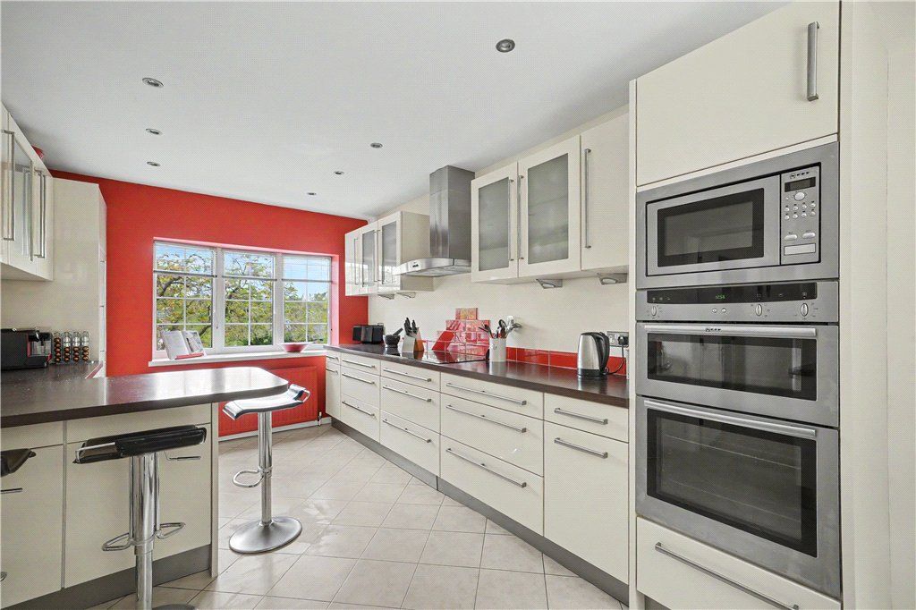 Property photo 3 of 20 Breakfast Kitchen