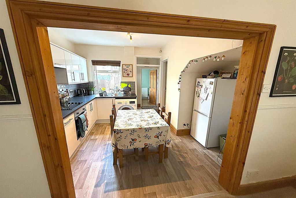 Property photo 2 of 16 Kitchen Diner 3rd.Jpg