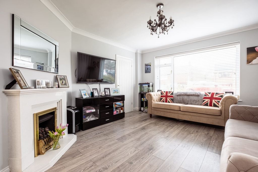Property photo 3 of 14 4226464