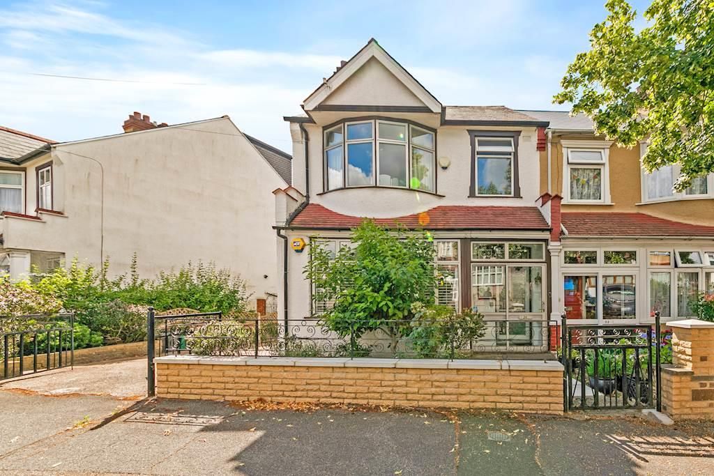 Property photo 2 of 19 10-590624 Chesham Crescent -67-Small.Jpg