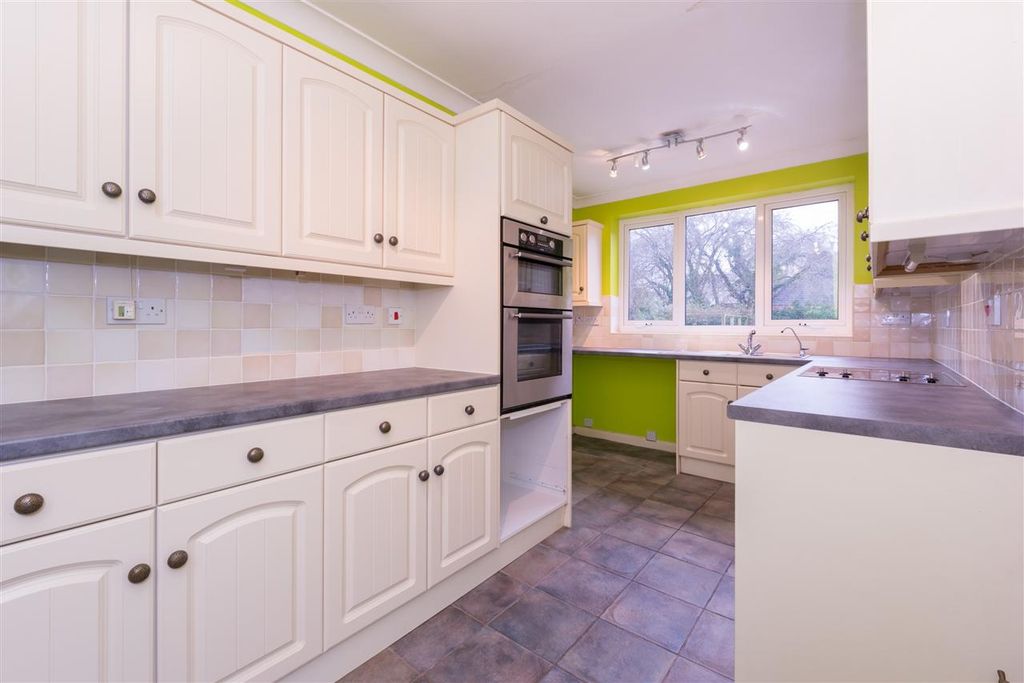 Property photo 3 of 19