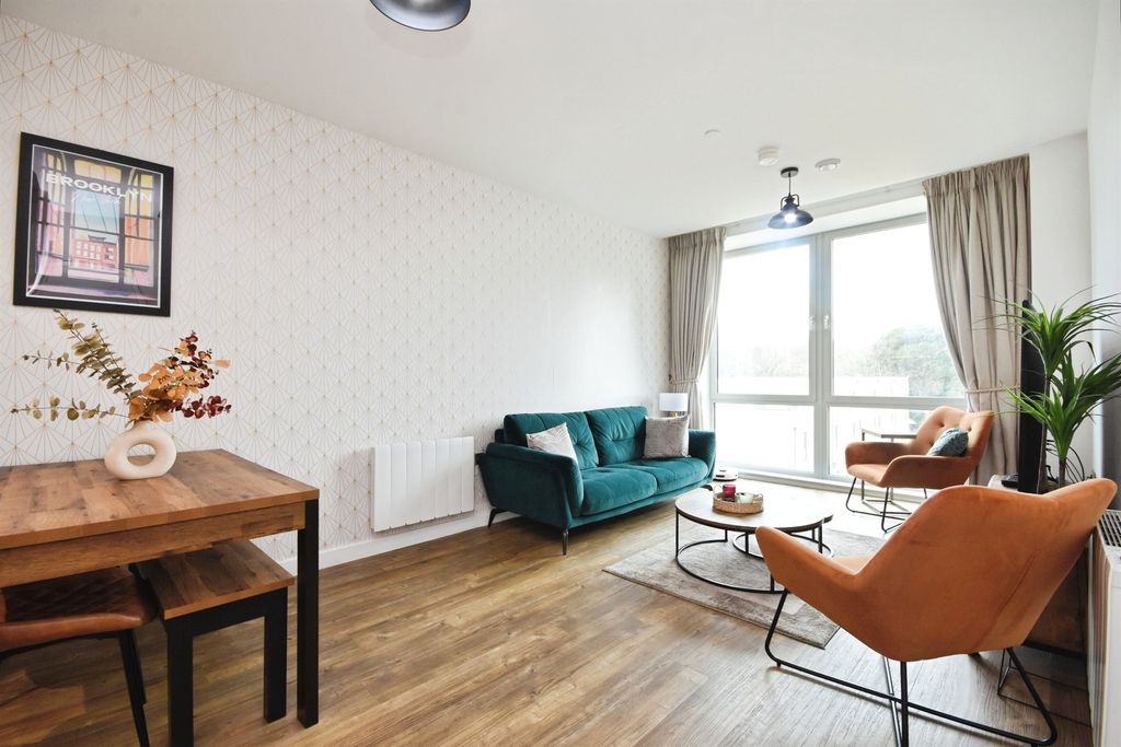 Property photo 3 of 21