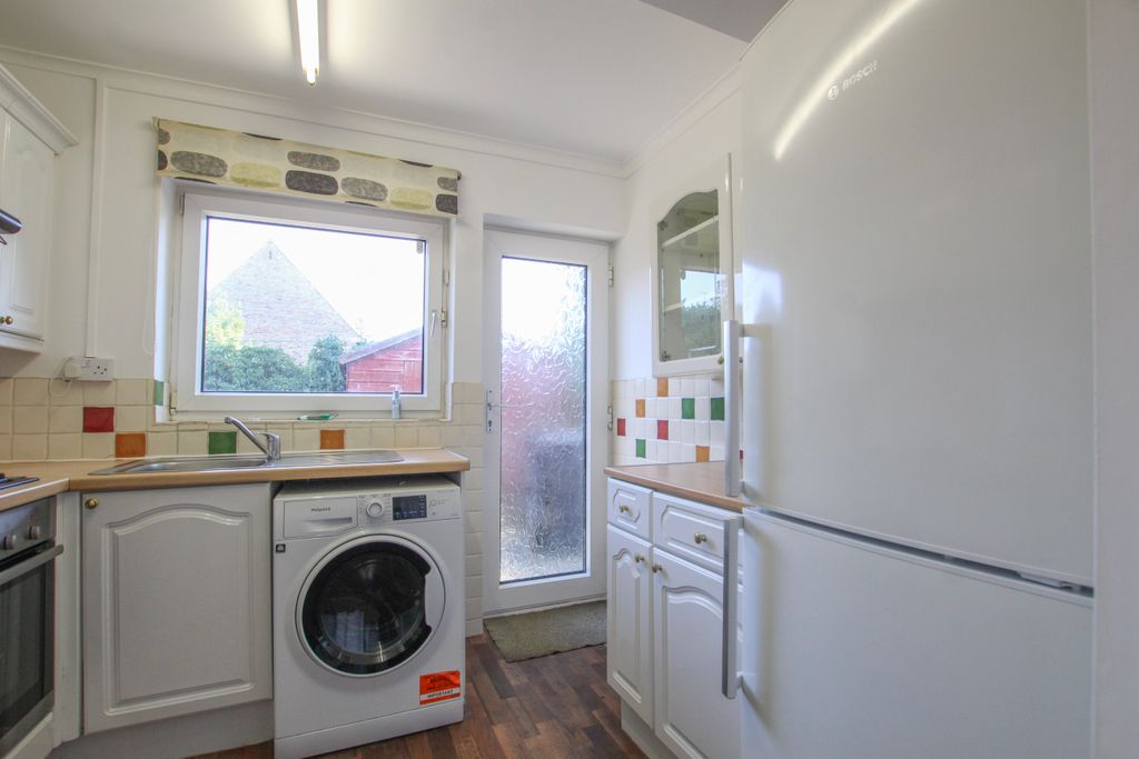 Property photo 3 of 15 Kitchen