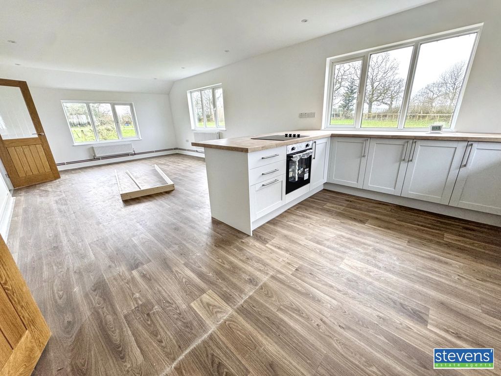 Property photo 3 of 11 Img_7562