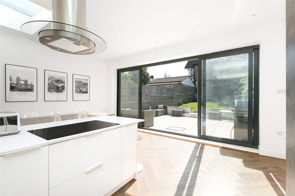 Property photo 1 of 18 Picture No. 03