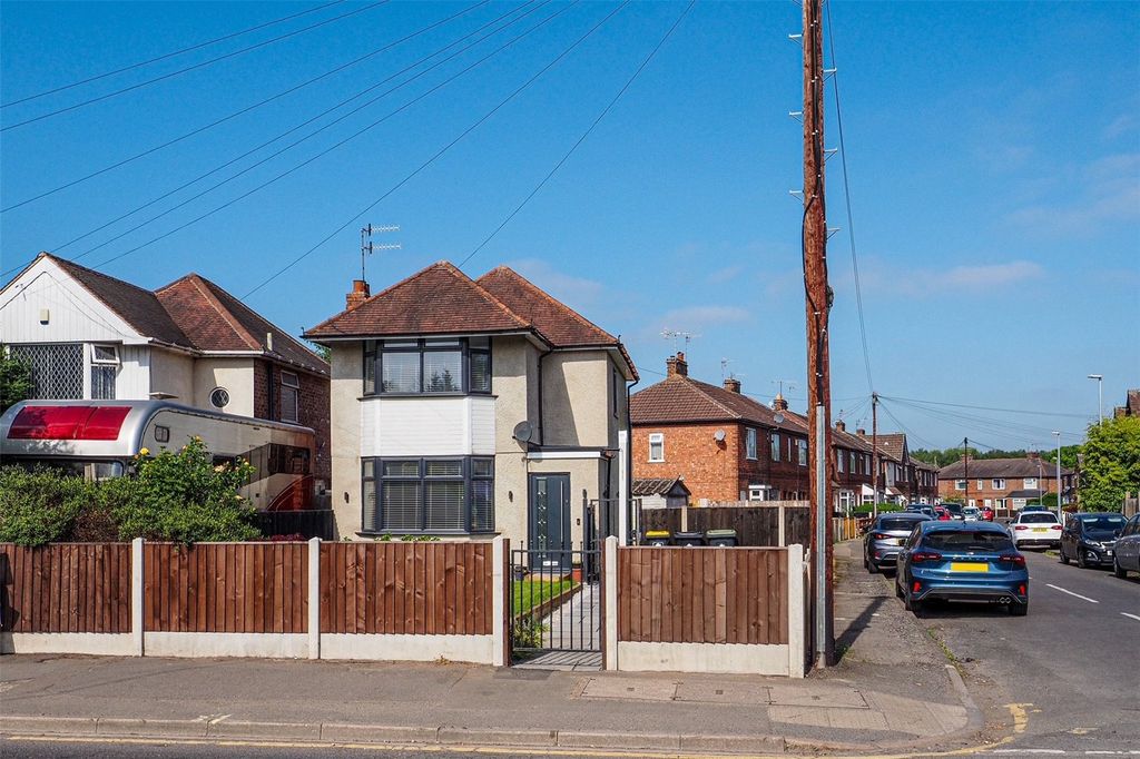 Property photo 1 of 18 Front