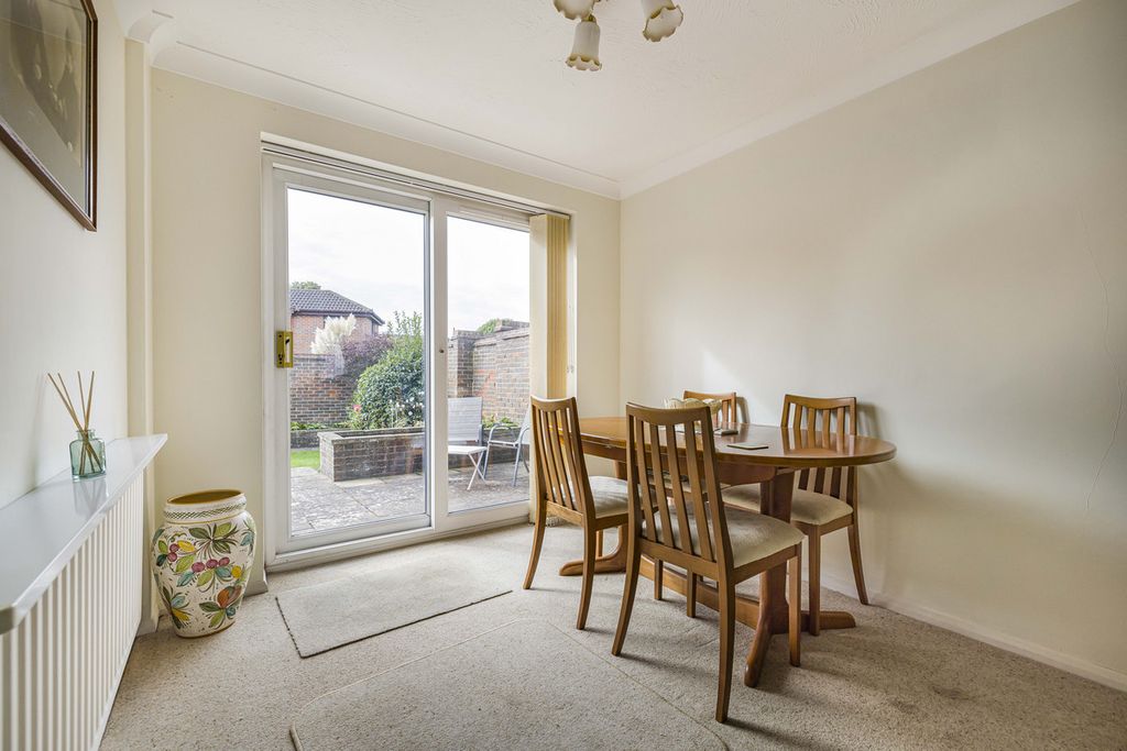 Property photo 3 of 11