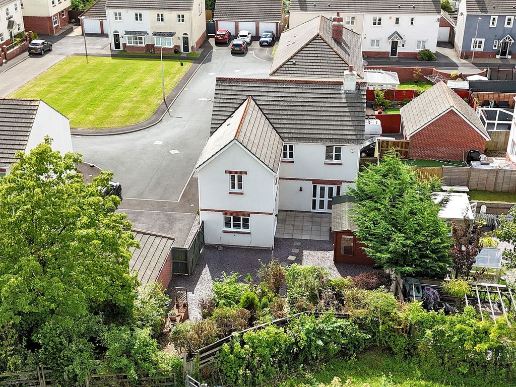 Property photo 2 of 34