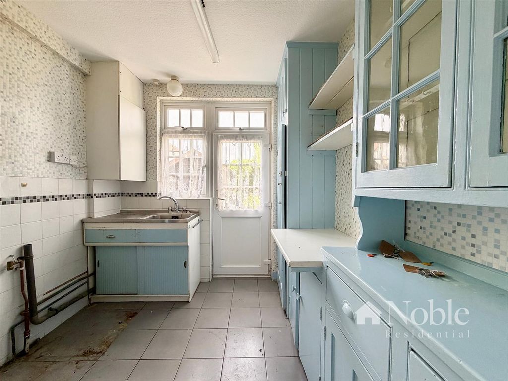 Property photo 3 of 15 Kitchen