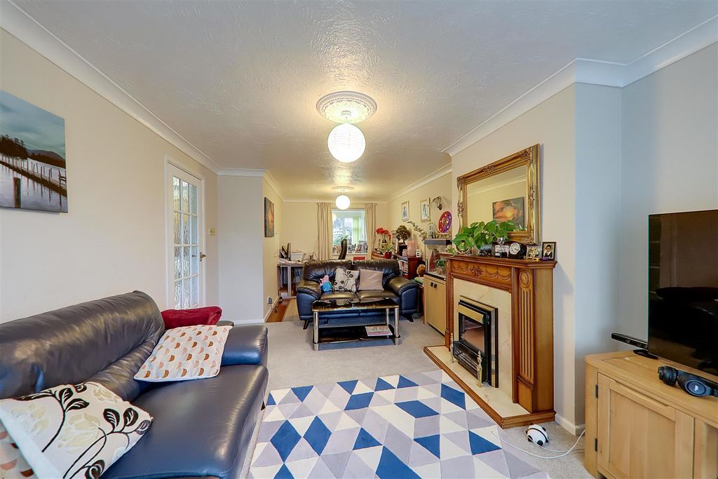 Property photo 3 of 11 Img_9833-Img_9835.Jpg