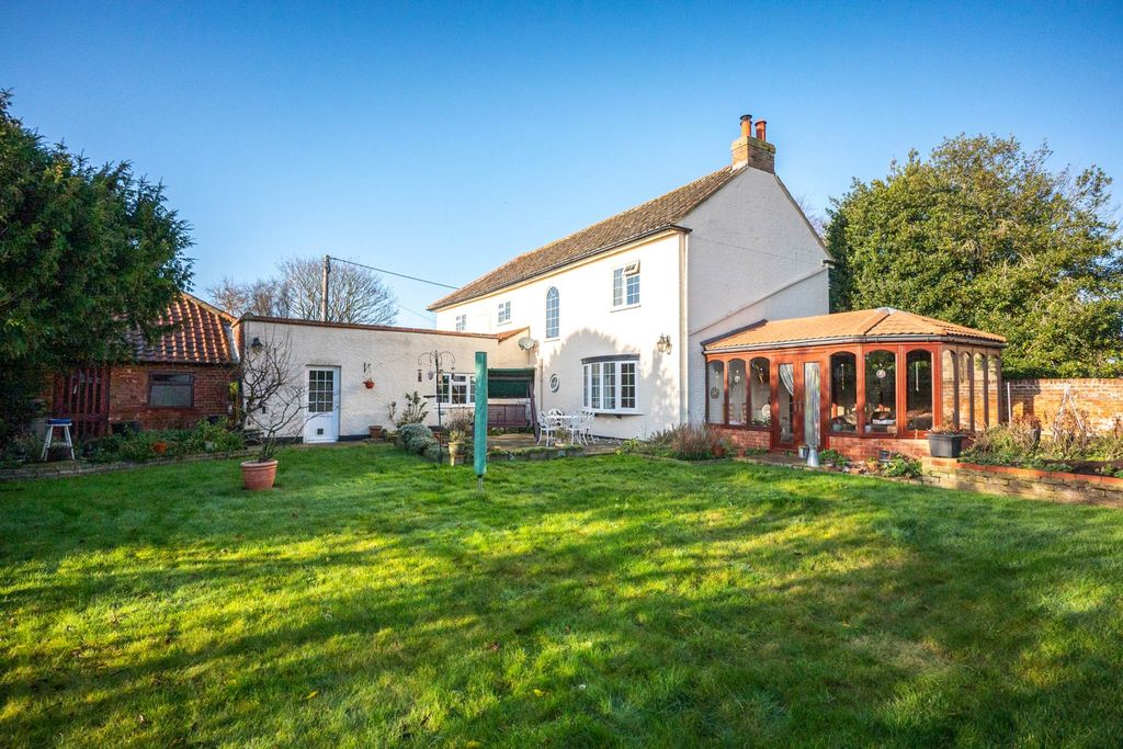 Property photo 2 of 41