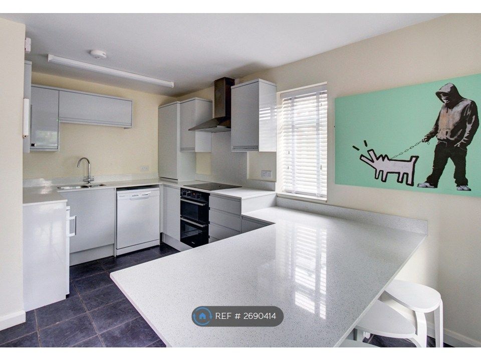 Property photo 1 of 11 Kitchen