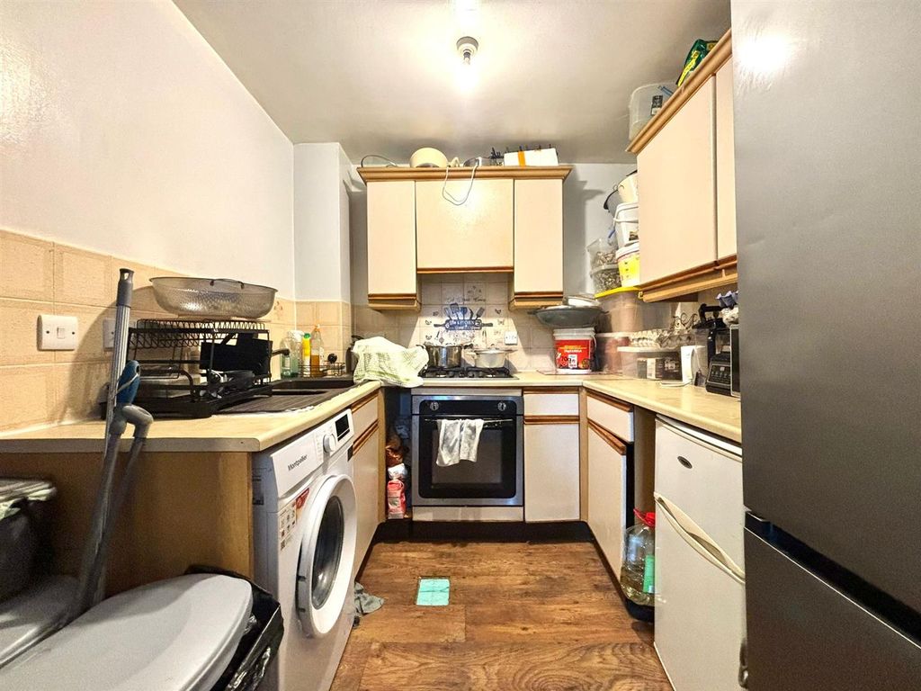 Property photo 3 of 5 Kitchen.Jpeg