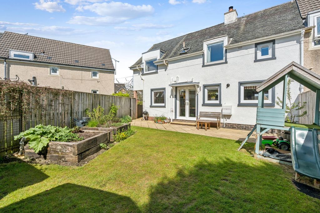 Property photo 2 of 26