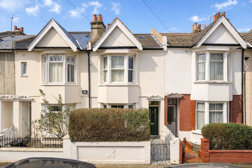 Property photo 2 of 10