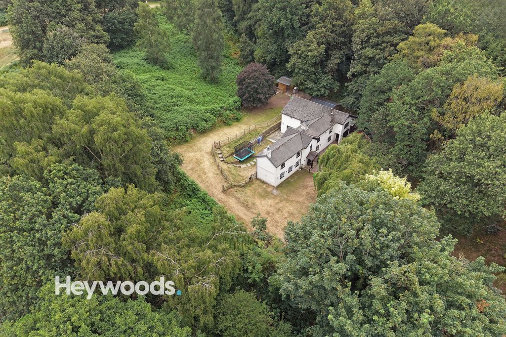 Property photo 1 of 103