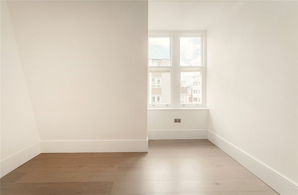 Property photo 2 of 13 Picture No. 04