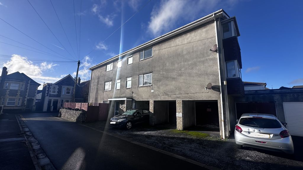 Property photo 1 of 6 Front