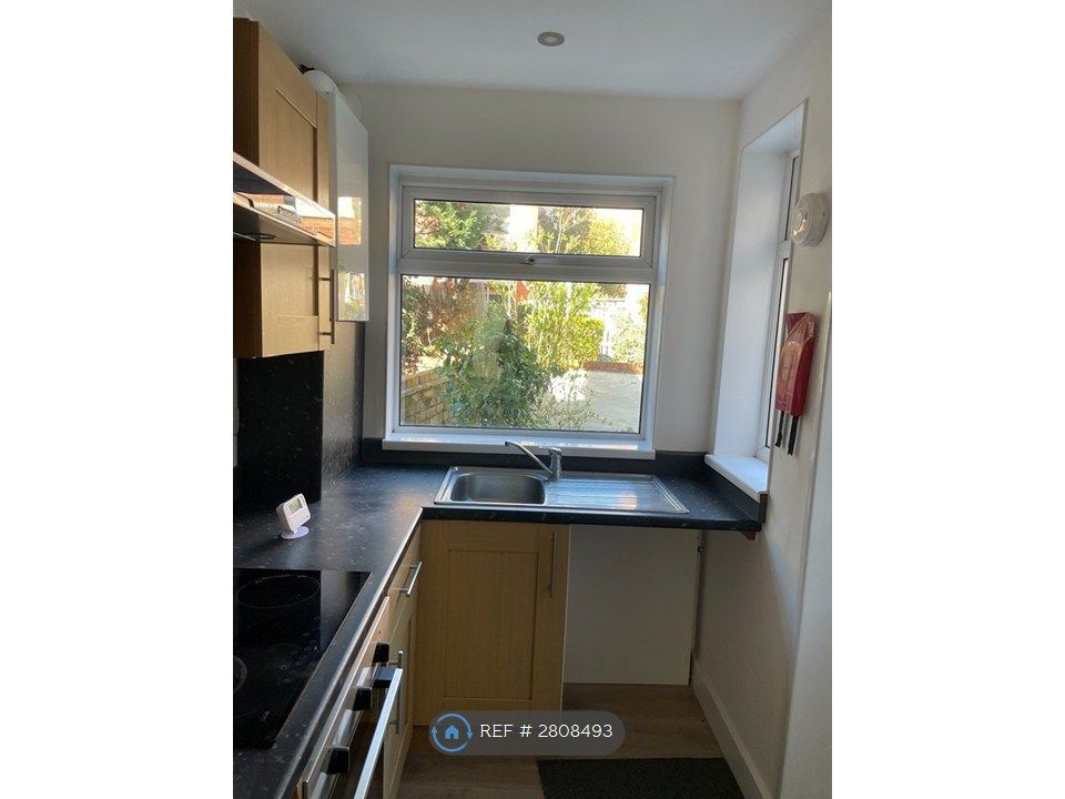 Property photo 3 of 13 Kitchen