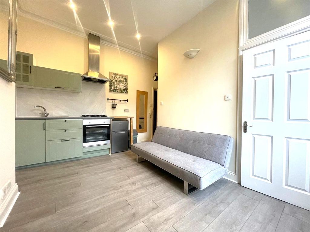 Property photo 1 of 6 8792F462-52ce-4Df6-92d4-6Cfb03058109.Jpg