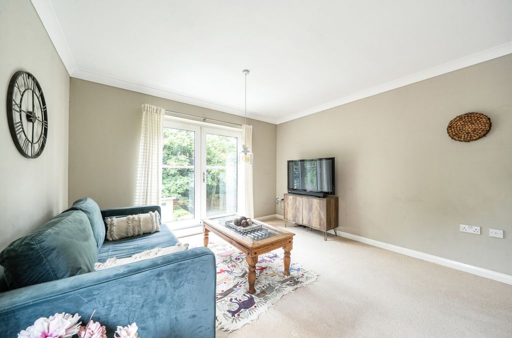 Property photo 3 of 11