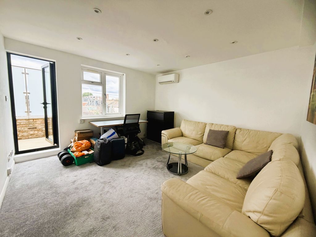 Property photo 3 of 6