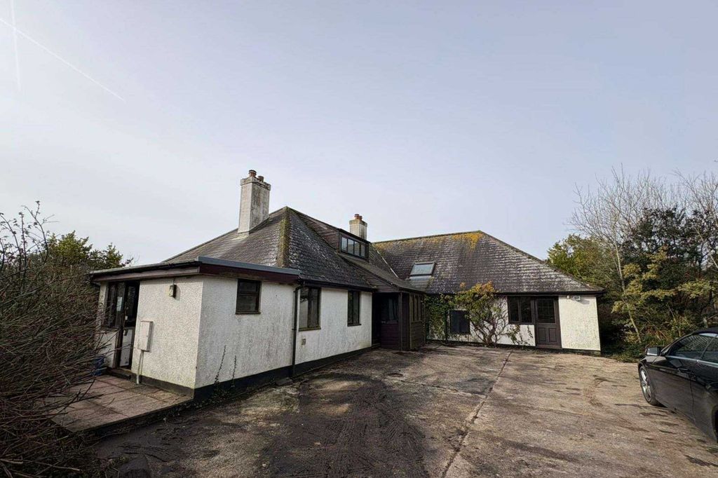 Property photo 2 of 25 Bulmoor House, Combpyne, Axminster, Ex13 8Te