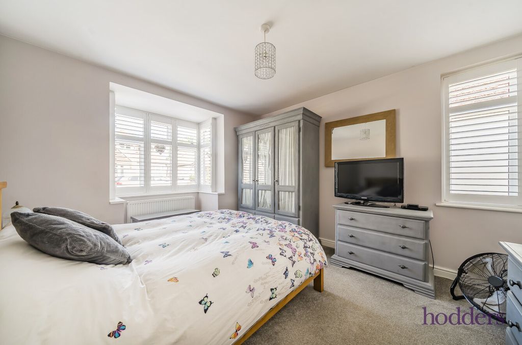 Property photo 3 of 24 267Ae37B-0c8B-4F8...