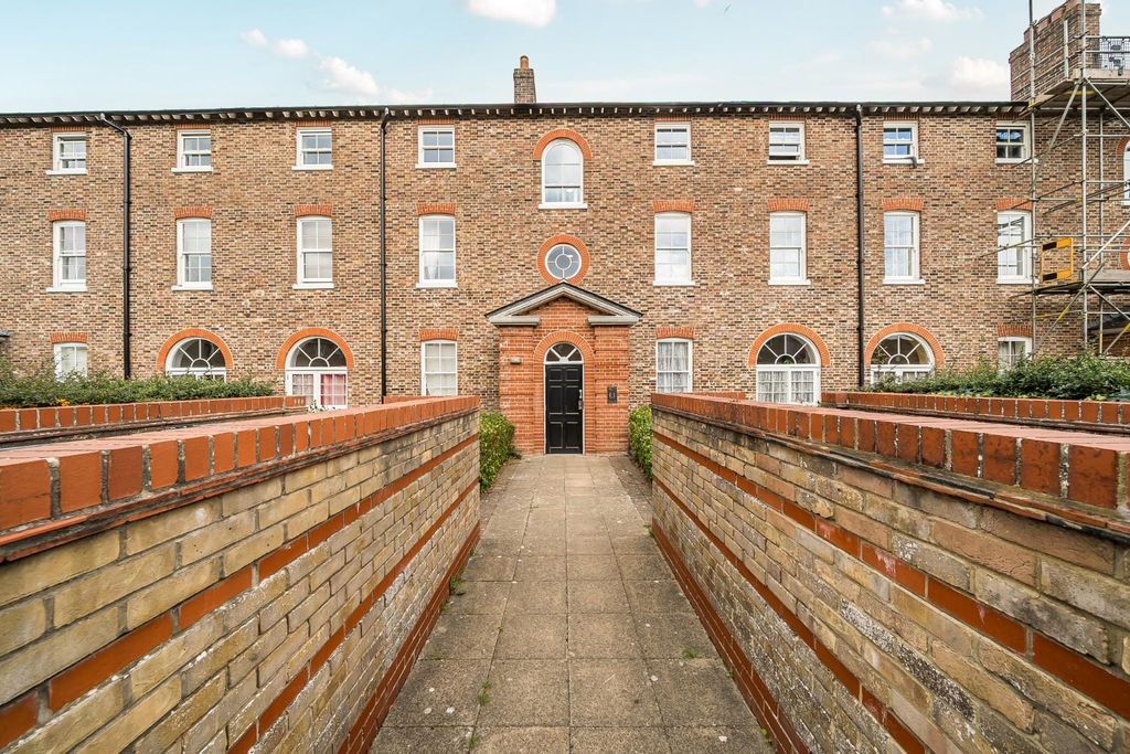 Property photo 1 of 14 1369262-13-68Eface4E0357.Jpg